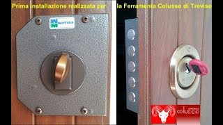 Montaggio serratura da applicare su porta legno  1 di 3 [upl. by Sharona]