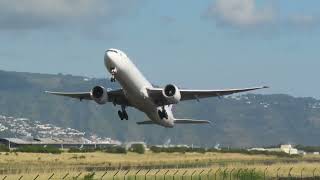 Départ de St Denis de la Réunion Boeing 777300 Air France [upl. by Benetta]