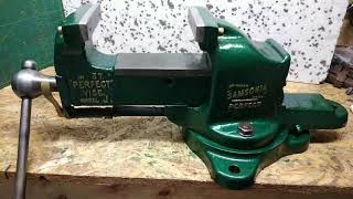 vise restoration Samsonia perfect vise paint hammerite vintage vice restore [upl. by Sobmalarah]