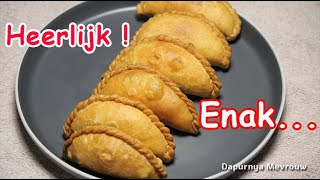 Er is maar één woord voor deze snack  Heerlijk   Indische pasteitjes  Pastel Goreng [upl. by Tennes]