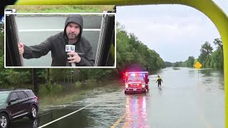 Rescatan a reportero de Univision 45 tras quedar en medio de las inundaciones en el área de Conroe [upl. by Koziara188]