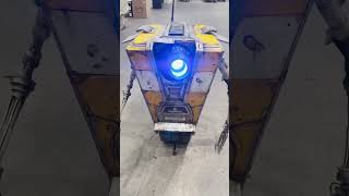 Claptrap roaming the IGNLive floor borderlands [upl. by Artekal278]