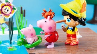 PINOCCHIO PINYPON FA SCHERZI A PEPPA PIG NELLA PISCINA  GEORGE NON SA NUOTARECasa di vacanze [upl. by Ollehto]