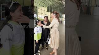 The Way Kiara Advani Greeted Her LITTLE Fan 🥺❤️  shorts bollywood trending ytshorts [upl. by Ezmeralda]