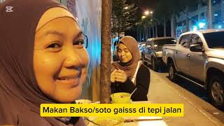 MAKAN BAKSO DI TEPI JALAN BANDAR SANDAKAN [upl. by Asilanna]