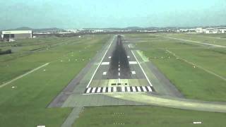 Day Approach and Landing RWY 19 Brisbane Airport Australia  Cockpit View [upl. by Ludie]