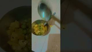 Aalu matar ki sabjifood cooking cookingfood recipe 🥔🫛💯💯 [upl. by Lai]