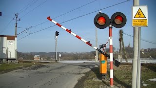 Spoorwegovergang Ciężkowice PL  Railroad crossing  Przejazd kolejowy [upl. by Mohkos]