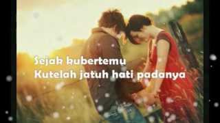 CINTA  Vina Panduwinata lyrics [upl. by Demy316]