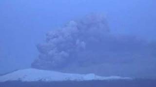 Blitze in der Eruptionswolke des Eyjafjallajökull [upl. by Agnizn]