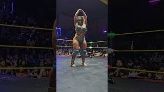 Faby Apache vs La Hiedra en la Arena Neza [upl. by Roana]