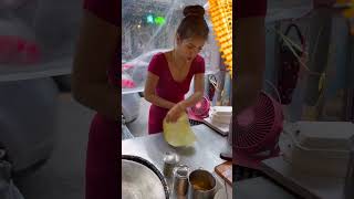 Puy roti lady bangkok Famous women selling roti Saladaeng Bangkokโรตีร้านดัง ศาลาแดง [upl. by Etolas]