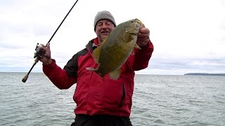 BIG Smallmouth Washington Island  Larry Smith Outdoors [upl. by Hathcock974]