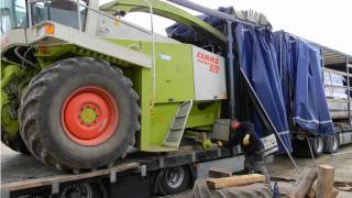 Chargement dune ensileuse Claas 820 sur une remorque bachée direction la Pologne 2000 kms [upl. by Zarah]