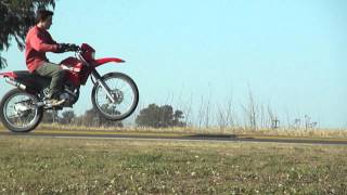 YAMAHA XTZ 125 1st gear wheelie [upl. by Ilarin]