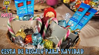 CESTA DE REGALO COMO ENVOLVERLA CON CARAMELOS Y ADORNOS FÁCIL DE HACER  DIY Nati [upl. by Atsiuqal]