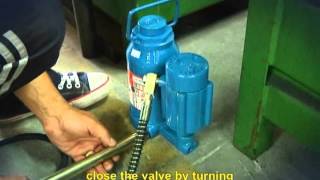 Hydro Pneumatic Jack  BOVENAU [upl. by Dammahom249]