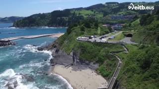 Imágenes de la costa de Mutriku y Ondarroa desde el aire [upl. by Pepillo]