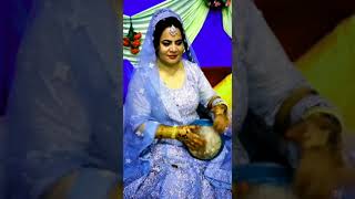 kashmiri Bride singing on her wedding kashmiri mehndiraat songs [upl. by Noevart]