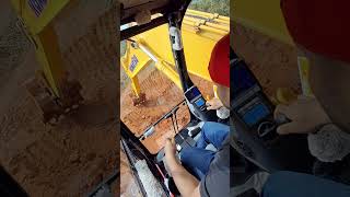 Excavadora komatsu pc 200 cargando volquetas excavadora operadoresdemaquinas [upl. by Vasiliu]