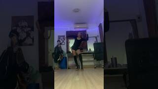 Yves  LOOP dance kpop [upl. by Akvir]