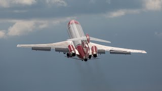 Boeing 727 impressive takeoff and very loud reverse thrust [upl. by Ahsilahs]