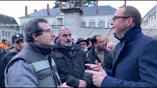 VIDÉO Échange entre le préfet et les agriculteurs  le rendezvous est pris [upl. by Aicat500]