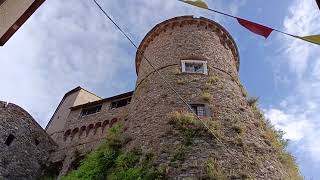 CASTELLO MALASPINA DI FOSDINOVO TOSCANA ITALIA CASTLE TUSCANY ITALY [upl. by Aerdnaed]