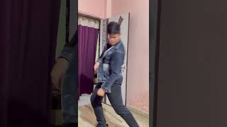 Akhiyon se goli maare 😜👌🏻 bollywood song youtubeshorts dance viralvideo [upl. by Pokorny221]