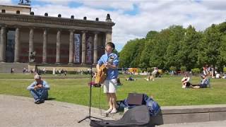 CasablancaBertie Higgins busking cover Altes Museum Berlin Deutschland [upl. by Winther]