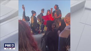 Florida high school students arrested during protest of principal over new tardiness rules [upl. by Clifton]