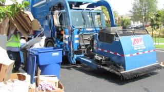 ♻ Republic Services  Saturday Memorial Day Pick up 2013 Part 1 quotMucho Recyclingquot♻ [upl. by Baalman]