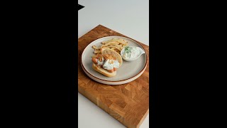 Broodje knakworst met knolselderij friet en tzatziki 🤯 zo lekker [upl. by Anidem316]