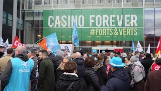 Casino les salariés du groupe manifestent devant le siège de SaintEtienne  AFP Images [upl. by Ahtela746]