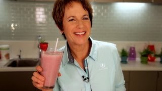 Cómo preparar un batido Herbalife® de fresas y menta  Consejos Herbalife [upl. by Noe]