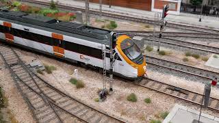 CIVIA 464 220 RODALIES DE CATALUNYA Escala H0 [upl. by Nylyoj]