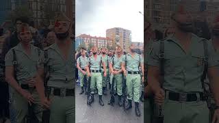 Momentos del juevessanto en malaga con los legionarios cantando legion españa semanasanta [upl. by Schenck]