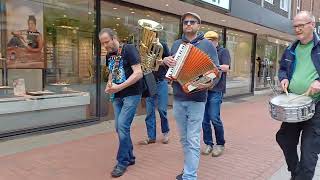 Musikanten durch die Stadt Gronau in Westfalen [upl. by Gawen]