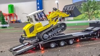 RC tractors work hard on a HUGE display [upl. by Boland]