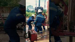 floorman activities drilling oil tripping rig activities [upl. by Nicol]