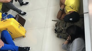 MS Dhoni wife Sakshi sleep on airport floor waiting for morning flight [upl. by Sandra445]