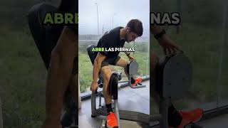 Aprende a montarte en la maquina de aductores 😂 gym fitness aductores piernas ivarumafit [upl. by Kreg]