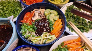 BIBIMBAP  KOREAN RICE BOWL  VEG KOREAN BIBIMBAP RECIPE vegan foodzeee [upl. by Gujral]