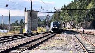 Go Ahead from Stavanger arrives at Nerlaug Station [upl. by Oht]