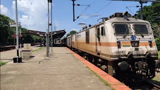 12257 LHBFied Yesvantpur  Thiruvananthapuram North  Kochuveli Garib Rath Express [upl. by Suidualc]