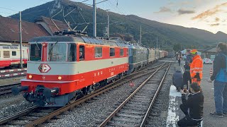 Langer Lokzug bestehend aus 24 Lokomotiven Einfahrt in Balsthal [upl. by Assiran205]