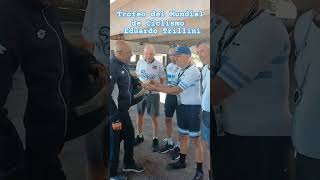 Eduardo Trillini recibe obsequio del Mundial ciclismo [upl. by Berlauda612]