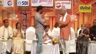 Actor Aamir Khan receives Master Dinanath Mangeshkar Award from RSS chief Mohan Bhagwat [upl. by Rubio]