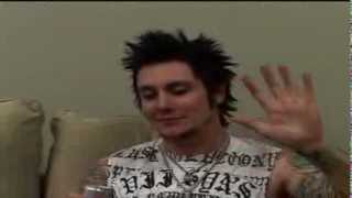 Synyster Gates hablando Español [upl. by Ecnarretal]