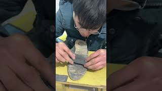 鞋子烂了补一下，Funny shoe repair funny 搞笑 life [upl. by Gnahk]